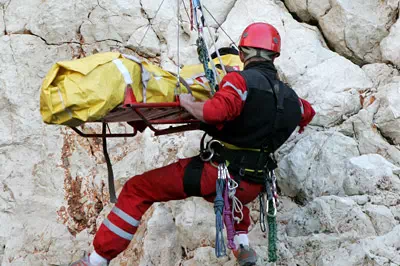 Tenue des sapeurs-pompiers en spécialité GRIMP